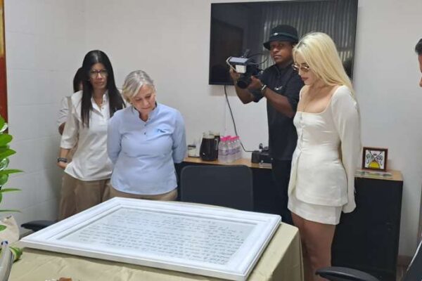 ELENA ROSE REGRESA A SUS RAÍCES EN CARACAS CON UNA JORNADA CARGADA DE EMOCIÓN, LEGADO Y MÚSICA