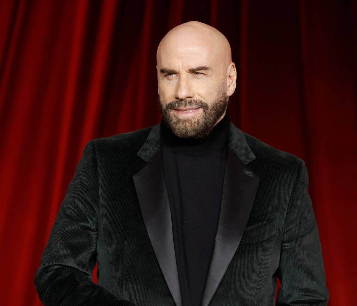 Travolta regresa a Cannes con su debut como director, inspirado en la aviación