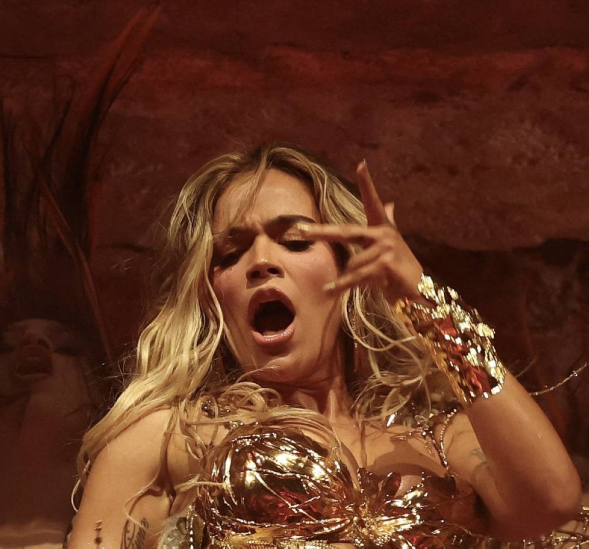 Karol G rinde homenaje a los latinos en su actuación estelar en Coachella: «Me siento orgullosa».