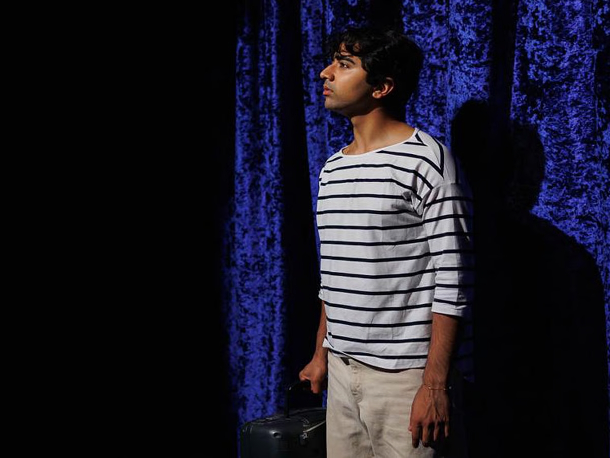 «Una obra de teatro en el Mall of the Emirates me cambió la vida»: el actor Niraj Nair, originario de Dubái, se abre camino en la escena teatral neoyorquina
