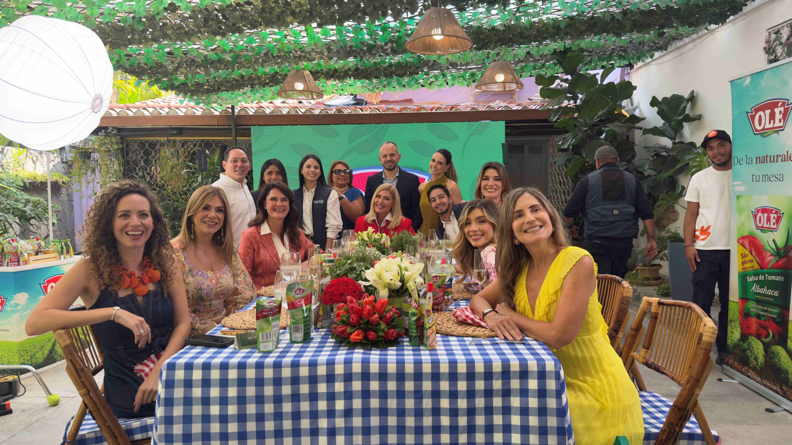 OLÉ celebra la tradición, el amor y la calidez que las madres aportan a nuestras vidas con “Madres Extraordinarias” 2026