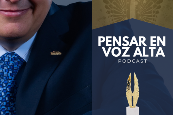 PODCAST “PENSAR EN VOZ ALTA” OBTIENE ORO EN LOS HERMES CREATIVE AWARDS 2026