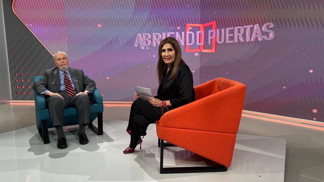 RAMÓN GUILLERMO AVELEDO E ILENIA MEDINA ESTUVIERON EN ABRIENDO PUERTAS