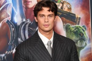 Por el poder de grandes habilidades: Nicholas Galitzine sobre la transformación de He-Man