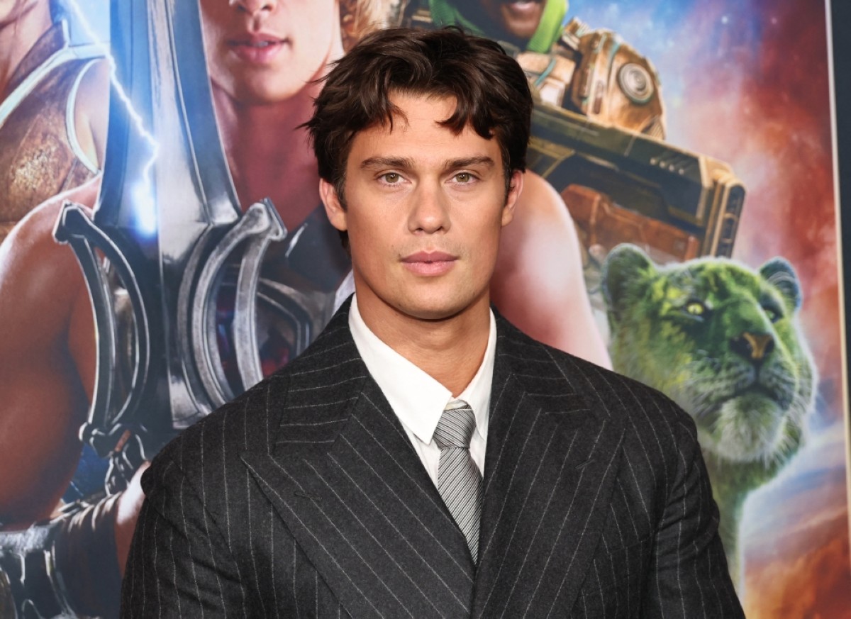 Por el poder de grandes habilidades: Nicholas Galitzine sobre la transformación de He-Man