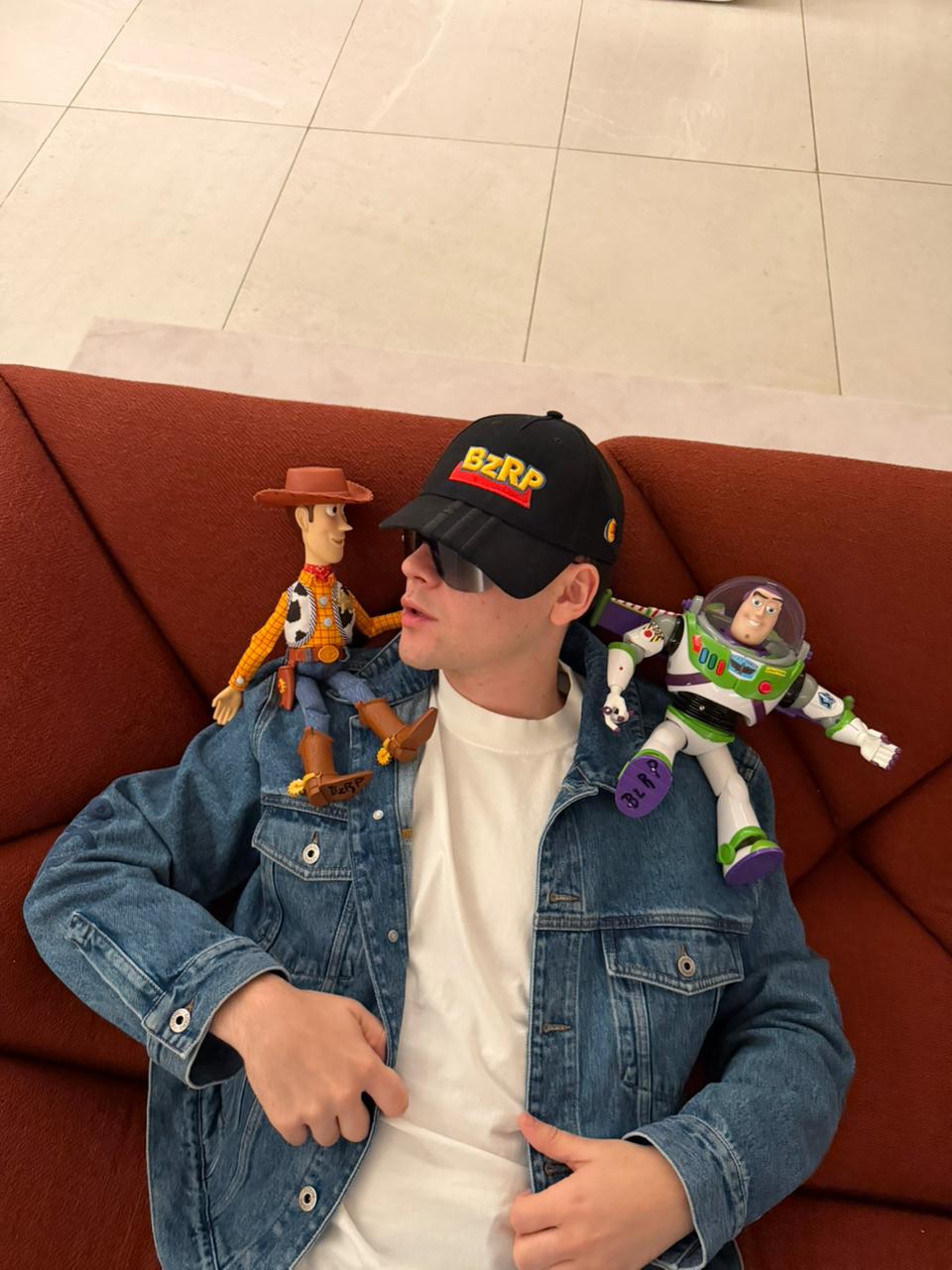 Bizarrap cambia los beats por los juguetes: dará vida a Santa de Jardín en «Toy Story 5»