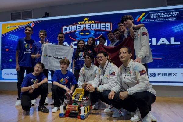 Codepeques presentó su robot Solaris rumbo a la Copa KA’I 2026