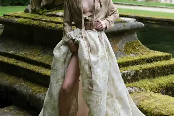 De la mañana a la noche: La fascinante transición estilística de Elie Saab Resort 2027