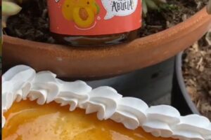 Torta de Durazno: Un tributo a la tradición con el toque de Secretos de la Abuela