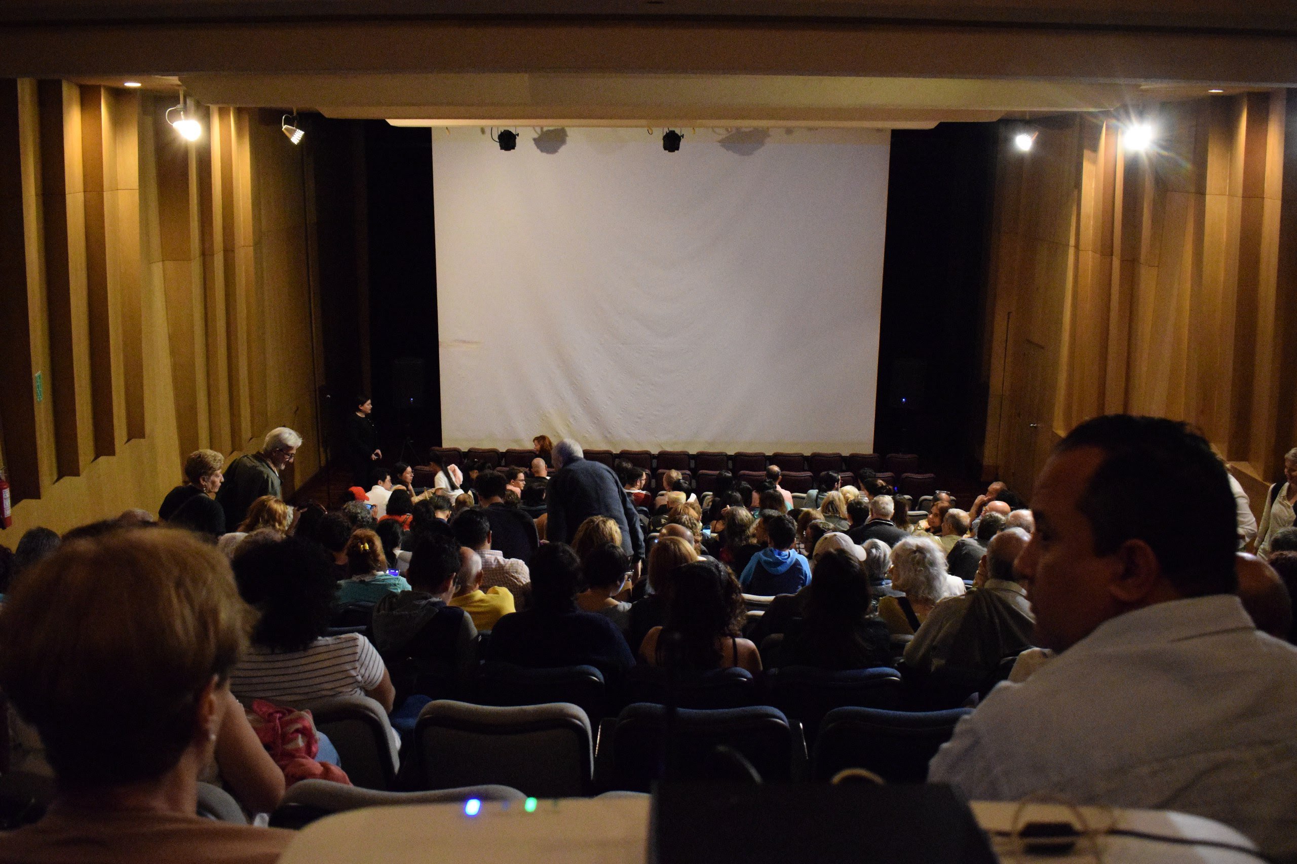 Destellos de Cine presenta por primera vez en Venezuela el universo visual de la cineasta Deborah Stratman..