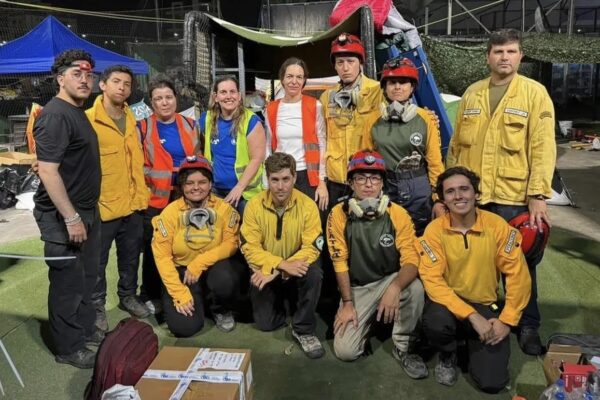 UNIMET moviliza a más de mil voluntarios para rescate, atención y ayuda tras los sismos