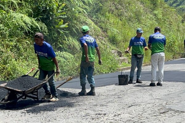 Alcaldía de El Hatillo refuerza el Plan Bacheo y el Plan Luz en la zona rural