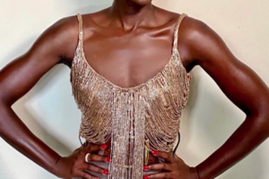 LUPITA NYONG’O LUCE UN DISEÑO DE ELIE SAAB
