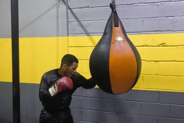 Carlos Cañizales va por la gloria en la AMB: “El 2 de septiembre Venezuela tendrá un nuevo campeón mundial”