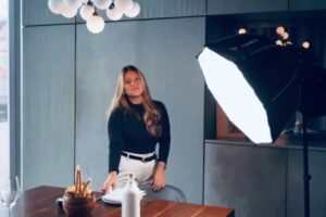 Elizabeth Velásquez cuenta historias y noticias a través de su cámara