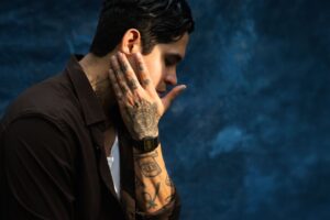 NOREH PRESENTA “LA DURA”, UNA MIRADA FRESCA Y LIGERA AL AMOR Y LA CONQUISTA