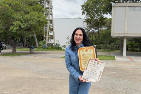 Diana Patricia «La Macarena del Mundo» recibió reconocimientos académicos de gran envergadura