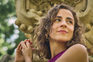 El público será el coro: Sofía Ribeiro debuta en Venezuela con un concierto que se canta entre todos